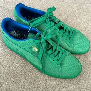 Men’s Puma suede shoes